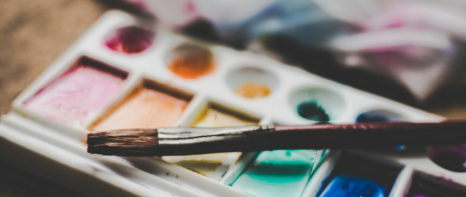 paints palette and brush