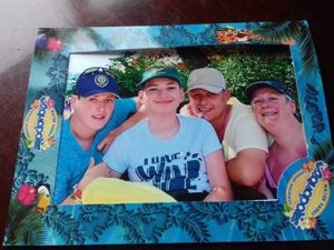 picture of darren hill's family smiling