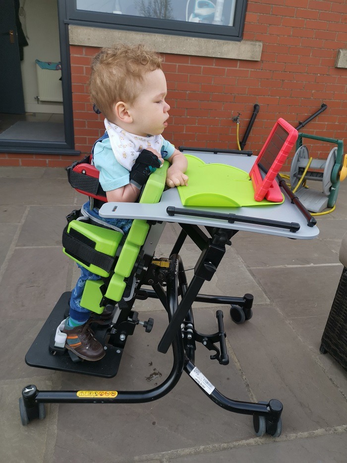 ronnie using equipment